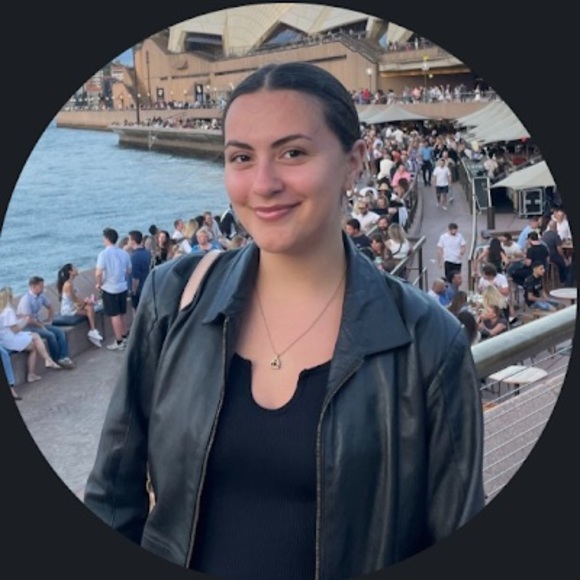 Meet your Posher, Ebru - Picture 1 of 1